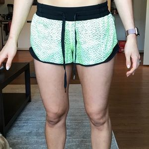 Lululemon size 6 hotty hot shorts! NWOT